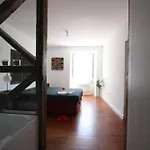 Calcada Nova Do Colegio Ttl335 アパート